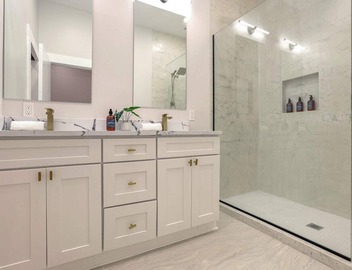 Roami at Churchill | 2 Bedroom w/Balcony 3
