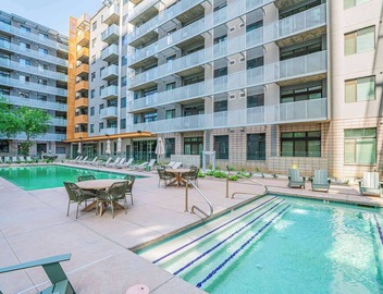 CDT 1BD Apt by ASU | Pool, Gym, Parking, Balcony 4