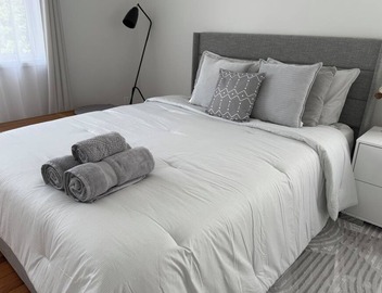 Bright & Serene West LA Home, easy access to UCLA, Santa Monica & Attractions. 5