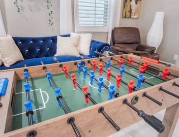 Large Groups! Game Room| BBQ| Spacious| Near Strip 2