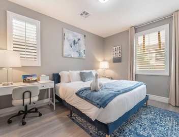 Large Groups! Game Room| BBQ| Spacious| Near Strip 4