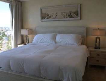 Steps to Beach. Destin #1 Beachfront Resort Lux SPECTACULAR VIEWS Excellent Stay 4