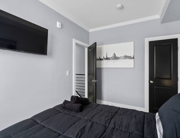 Luxury Penthouse Unit+ Rooftop+ Private Parking+3BD 5