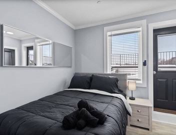 Luxury Penthouse Unit+ Rooftop+ Private Parking+3BD 4