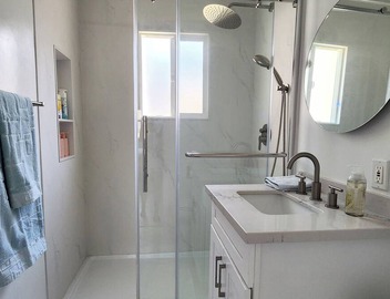 Clean and Modern 1-bedroom house in the heart of Los Angeles with AC 3