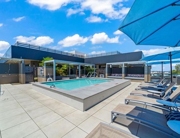 Cozy Beachside Escape/Great Views 2