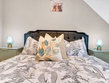 Modern Luxury 5 minutes from Heathrow Airport 3