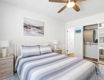 1-Bedroom in Downtown Manhattan Beach Steps to The Sand With Parking 5