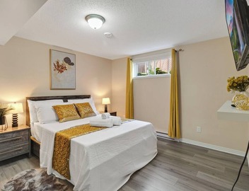 3-bedroom basement apartment with Pool&Terrace-4 mins to Gatineau-Ottawa Airport 4