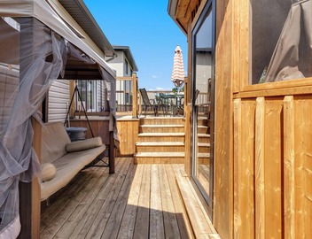 3-bedroom basement apartment with Pool&Terrace-4 mins to Gatineau-Ottawa Airport 4