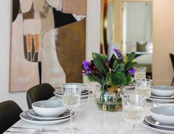 Elegant East Melbourne Escape | Pool+Gym+Parking 2