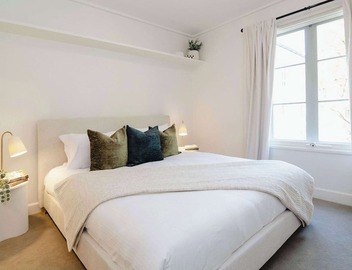 Elegant East Melbourne Escape | Pool+Gym+Parking 2