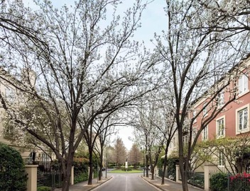Elegant East Melbourne Escape | Pool+Gym+Parking 5