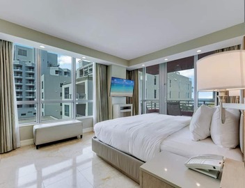 Oceanfront Retreat- South Beach, Pool, Amenities 5