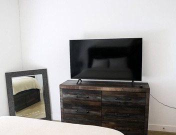 Charming Oldtown Pasadena 1-bedroom apartment with pool/fitness center 2