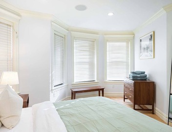 Brownstone Luxury Penthouse Condo 4