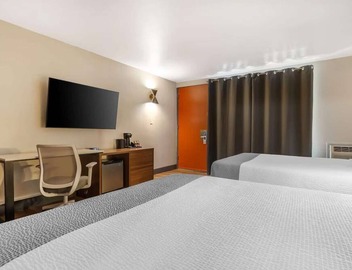 Minutes from Fisherman’s Wharf + Free Wi-Fi 2