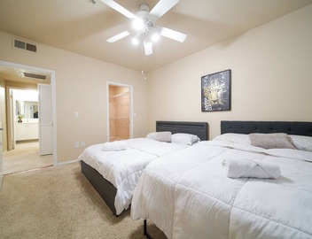 2-bedroom apartment in welcoming Santa Clarita with AC 2