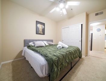 2-bedroom apartment in welcoming Santa Clarita with AC 4