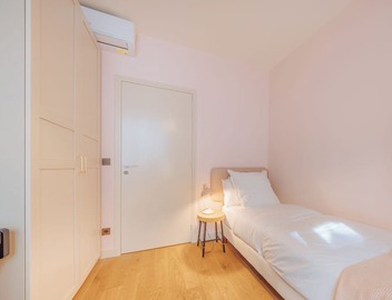 3-bedroom 2 bathroom apartment in Le Marais with AC 5
