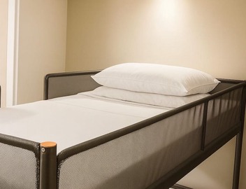 Middle of DOWNTOWN VANCOUVER INDEPENDENT APARTMENT SLEEPS 4 3