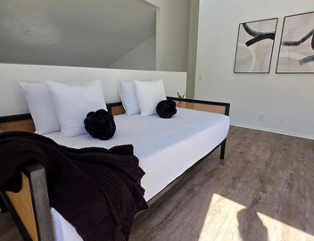 Stylish 2 bedroom + loft with rooftop patio and views near Beverly Hills 5