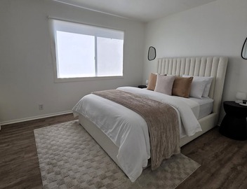 Stylish 2 bedroom + loft with rooftop patio and views near Beverly Hills 3