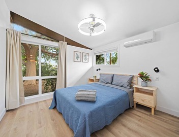 Cozy 2-bedroom house in tranquil Pomona with AC and laundry Free parking 4