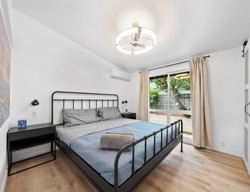 Cozy 2-bedroom house in tranquil Pomona with AC and laundry Free parking 2