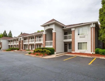 Cozy 2-Bed ADA Room|Nsmk 5