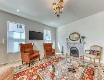 Elegant condo - walk to Portland's best restaurants & Old Port 5