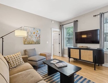 Historical & dog-friendly West End condo with parking - walk to all of Portland 2