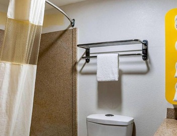 2 Beds|ADA|RI Shower|Nsmk 3