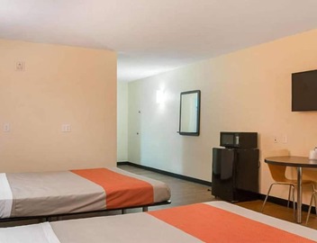 2 Beds|ADA|RI Shower|Nsmk 5