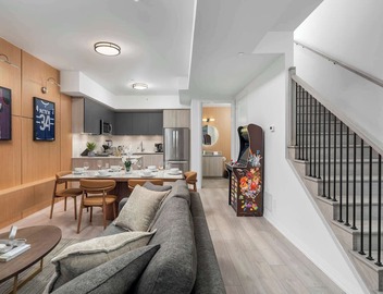 Boutique 3BR Townhouse Free Parking Sleeps 7 3