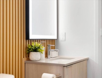 1BR Lower Boutique Suite Sleeps 4 WiFi+Parking 3