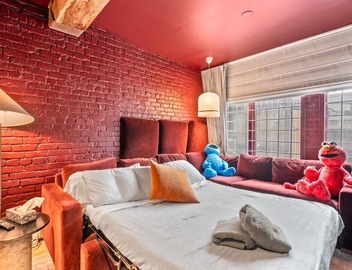 The Keefer Suites | Designer Award-Winning Loft 5