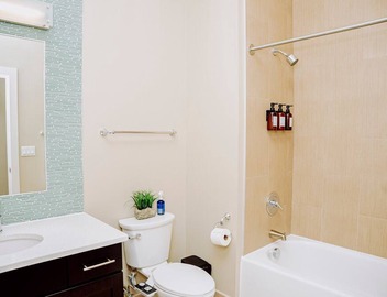 Luxe 2BR Townhouse | Free Parking | Private Entry 5