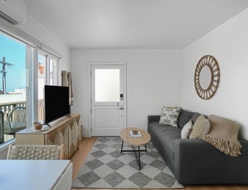 Beachside 1BR Escape-King Bed +Full Kitchen 5