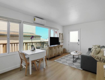 Beachside 1BR Escape-King Bed +Full Kitchen 2