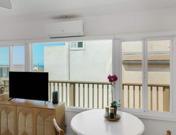 Cozy Coastal Retreat w/King Bed & Full Kitchen 5