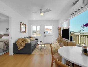 Cozy Coastal Retreat w/King Bed & Full Kitchen 2