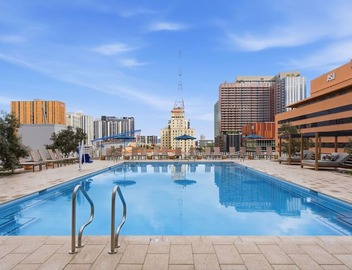Downtown Phoenix Stay Near Convention Center, ASU & Top City Attractions 5