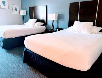 Two Queen Balcony Stay Near Seal Beach Pier, Food Tours and Breakfast Included 4