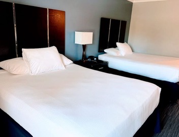 Two Queen Balcony Stay Near Seal Beach Pier, Food Tours and Breakfast Included 2
