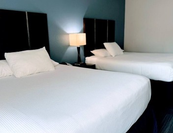 Two Queen Balcony Stay Near Seal Beach Pier, Food Tours and Breakfast Included 5