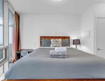 Luxury Sventy Hotel Downtown Toronto| Steps to CN Tower & Waterfront W/Parking 5