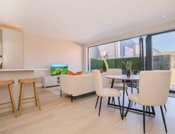 Wimbledon 2BR | Indoor-Outdoor Living & Patio 3