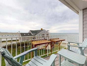 Dreamy ocean-view perch with furnished balcony & beach access - dog-friendly 5
