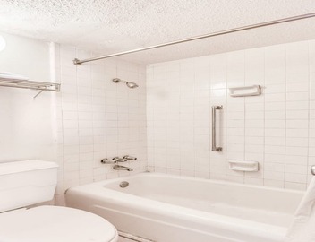 OYO Hotel Jackson North I-55| King Bed 2